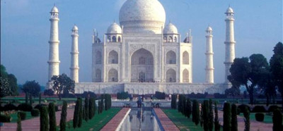 Po želji lahko nadaljujemo do Taj Mahala, kar vzame en extra dan