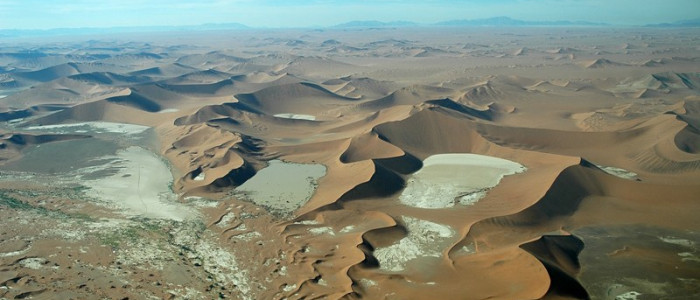 -Namib, najlepšo puščavo, preletimo 