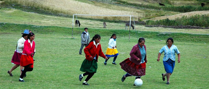 -Babji fuzbal na 3.500 m.n.m., Cordillera Negra